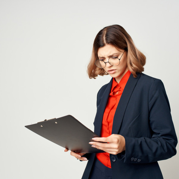 Arbeitszeugnis prüfen lassen - Unsere Juristen prüfen Ihr Arbeitszeugnis auf Herz und Nieren